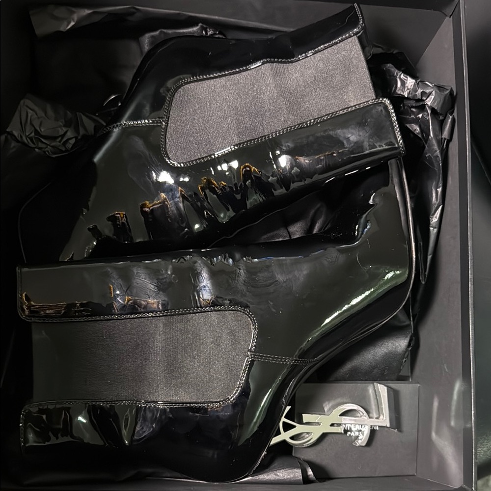Yves Saint Laurent Black Ankle Boots only work twice